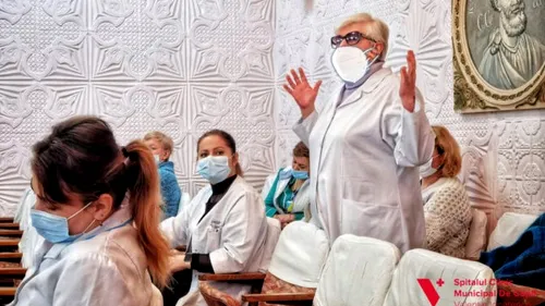 Moment penibil la Spitalul „V. Ignatenco” din Chișinău după ce medicilor le-au fost puse măști în Photoshop la un eveniment unde ei nu le-au purtat