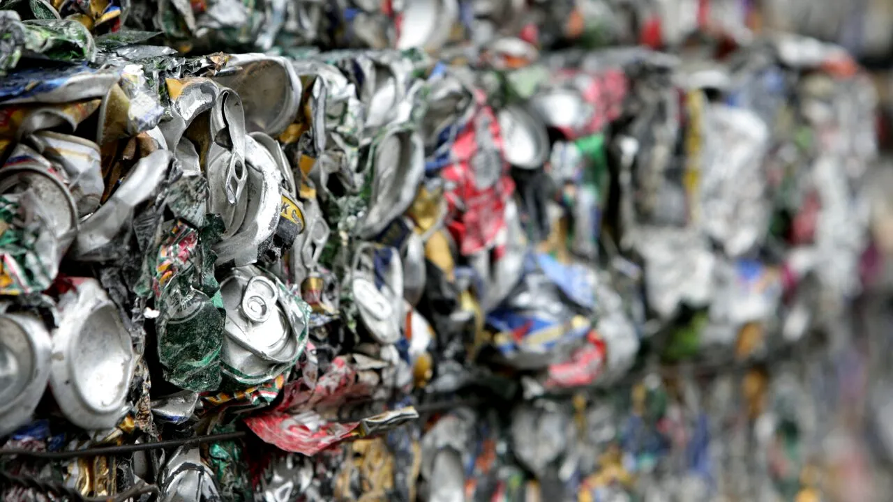 Acord politic la nivelul Uniunii Europene pentru contracararea traficului cu deșeuri / Transporturile vor fi verificate riguros