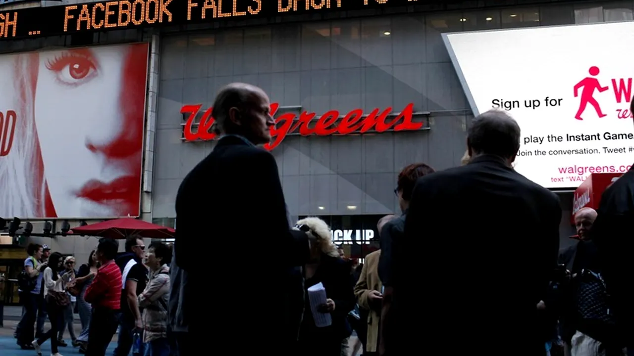 Cotația acțiunilor Facebook scade sub prețul de listare, de 38 dolari, înainte de deschiderea bursei