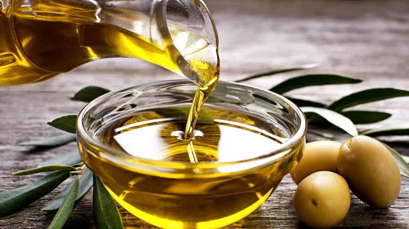 Când EXPIRĂ uleiul de măsline și ce gest banal te ajută să îți dai seama dacă mai este sau nu bun pentru consum