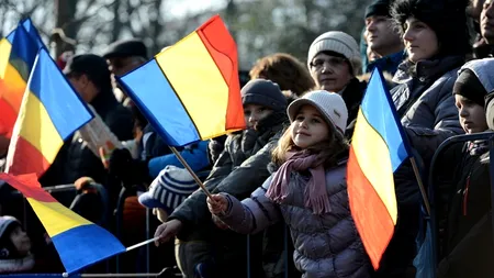 REPORTAJ.Parada celor 20.000 de români, de 1 Decembrie. „Sunt ai noștri! Gata, îi vezi? Sunt militarii noștri!
