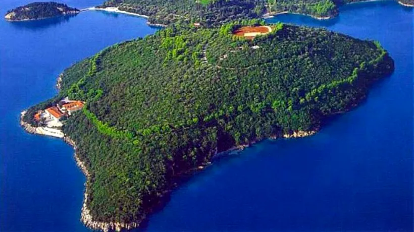 Testamentul lui Onassis ar putea anula vânzarea insulei Skorpios către un miliardar rus