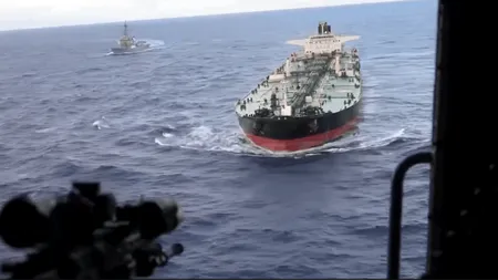 Marina Statelor Unite a vânat și abordat petrolierul Aquila II. Navele americane l-au urmărit din Venezuela până în Oceanul Indian