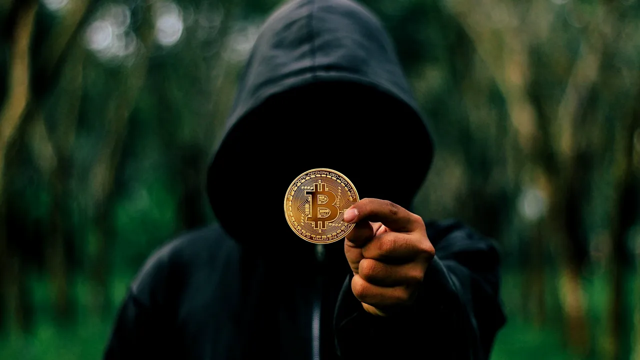 Noi metode găsite de ESCROCI pentru a-i stoarce de bani utilizatorii de Facebook. O constănțeancă dezvăluie capcana întinsă de răufăcători