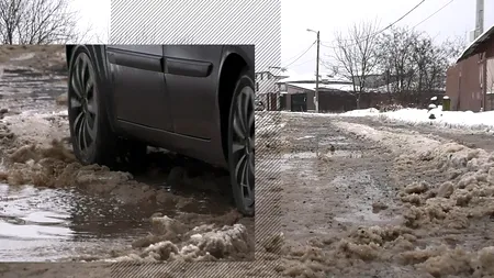 EXCLUSIV VIDEO | Troiene uriașe și șanțuri pline de noroi în Chitila Triaj, cartierul de la marginea Sectorului 1 al Capitalei. „Chiar dacă vin plugurile, pun zăpada în fața casei mele. O să murim împotmoliți, aici, în mocirlă”