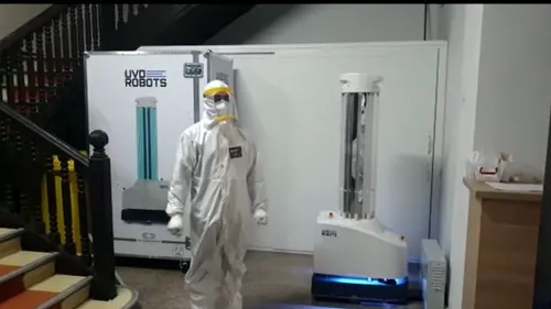 În spitalele din Vâlcea au fost aduși roboți dezinfectanţi: „Pot inactiva virusul în 10 - 12 secunde”