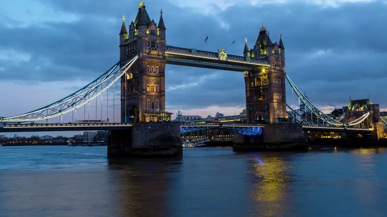 O pană masivă de curent afectează Marea Britanie, inclusiv Londra. Aeroportul Newcastle a stat în beznă aproximativ 15 minute