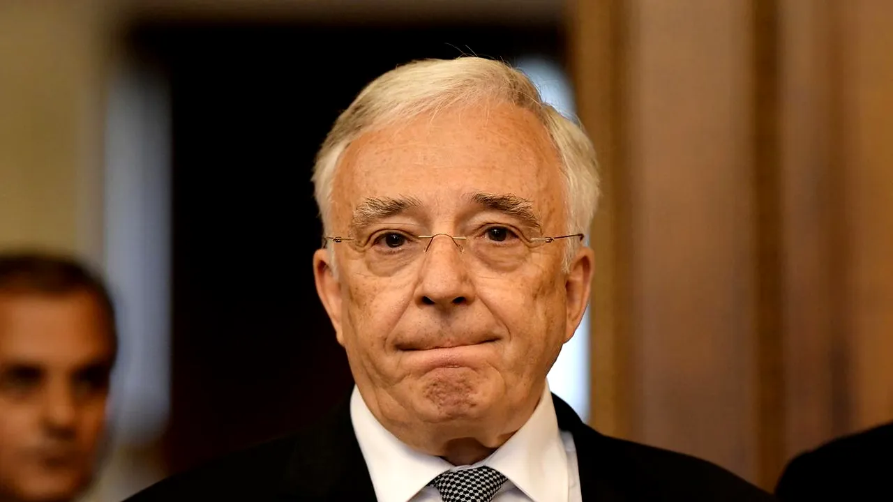 BNR solicită o excepţie în proiectul care interzice cumulul pensiei cu salariul în sistemul bugetar