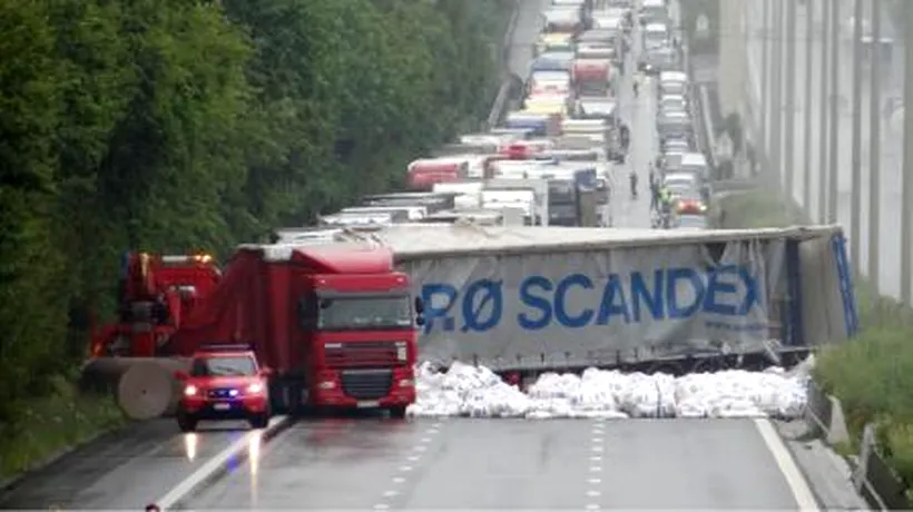 Șofer român, rănit într-un accident între două TIR-uri pe o autostradă din Belgia