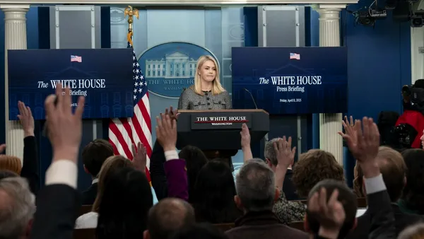 Trump minimalizează criza din Ormuz: sechestrarea a două nave de către Iran nu încalcă armistițiul: „Erau internaționale, nu americane sau israeliene”