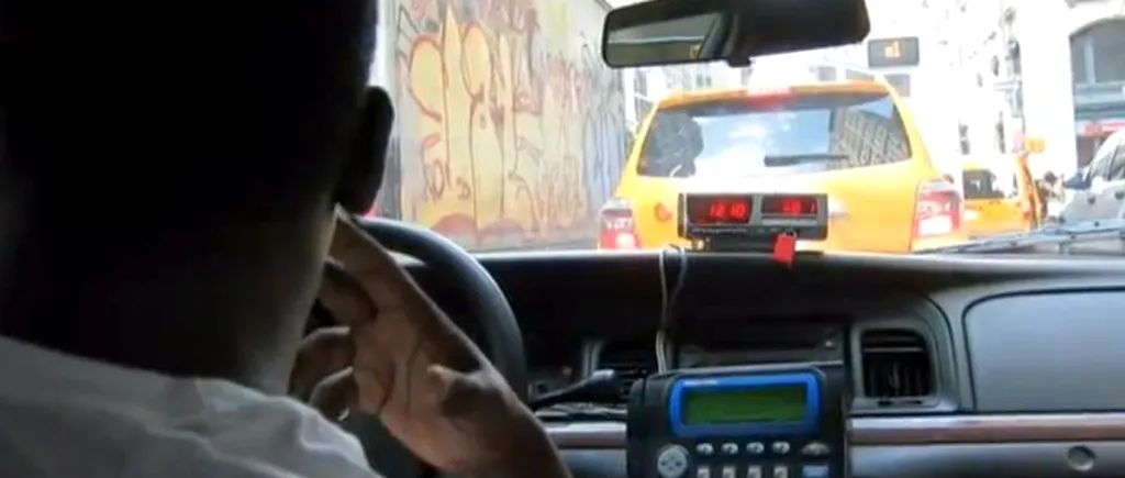 Metoda prin care un regizor american și-a recuperat bunurile uitate într-un taxi. VIDEO