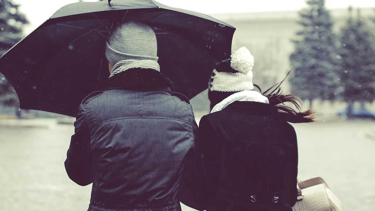 VREMEA 12 martie: Temperaturile maxime nu vor depăși 12 grade Celsius. Vânt la munte și pe litoral