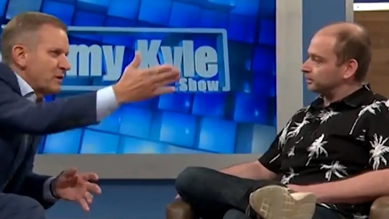 Un bărbat își acuză partenera că l-a băgat în închisoare doar pentru a face sex cu prietenul lui cel mai bun: Au făcut-o chiar în patul nostru conjugal - VIDEO