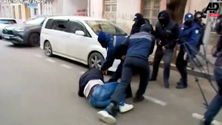 Scene incredibile în GEORGIA. Un lider al opoziției a fost, la propriu, luat pe sus de polițiști
