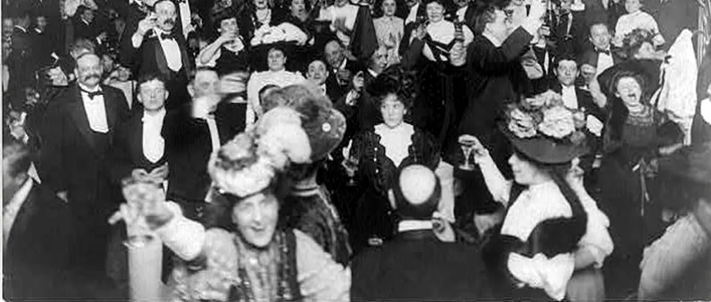 IMAGINI DE COLECȚIE. Cum arătau petrecerile de ANUL NOU la 1800 și 1900