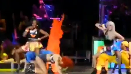 Cele mai amuzante căzături ale celebrităților, surprinse în animații