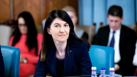 Ministrul Muncii, Violeta Alexandru, postare la miezul nopții pe Facebook. 