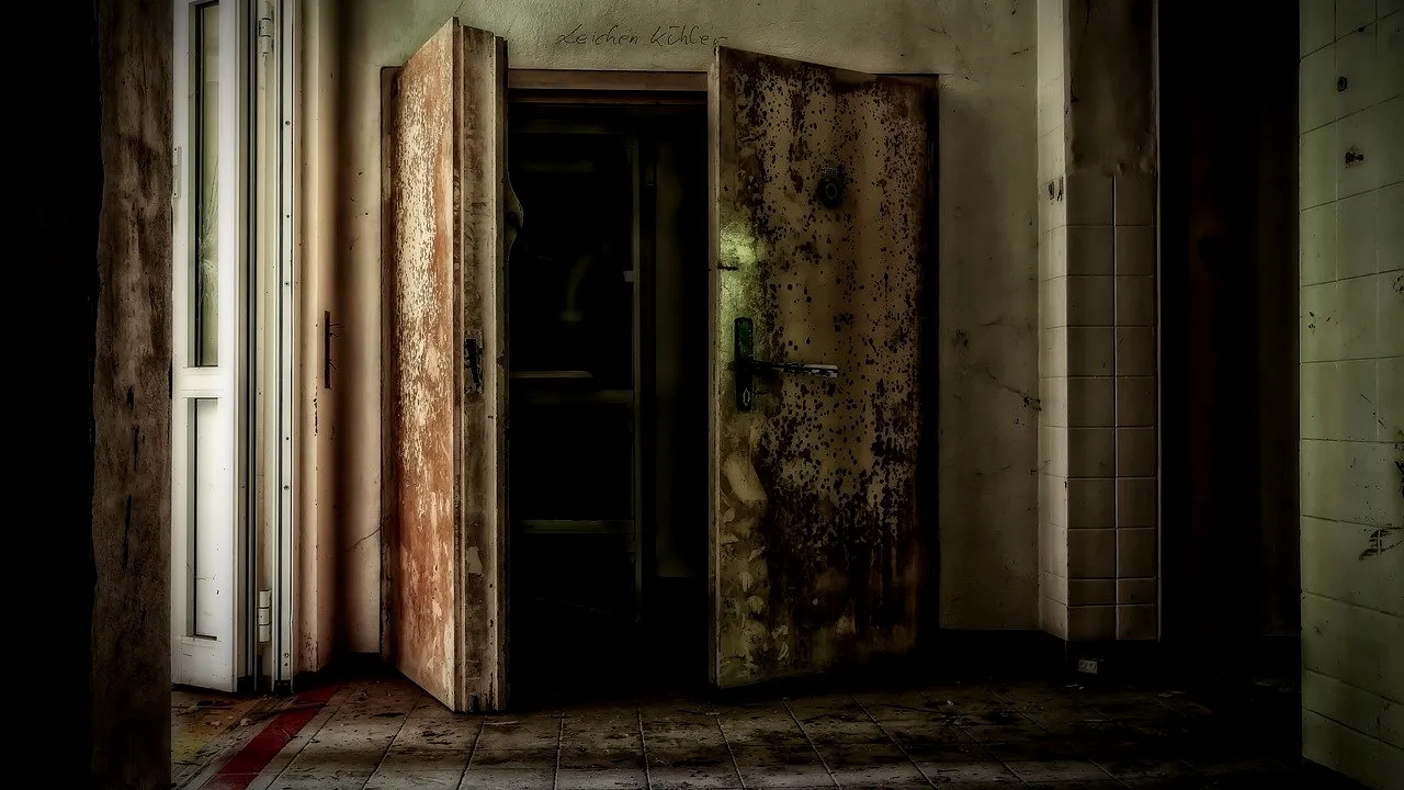 Un indian ținut peste noapte în congelatorul morgii a fost descoperit în viață a doua zi: „Un miracol”