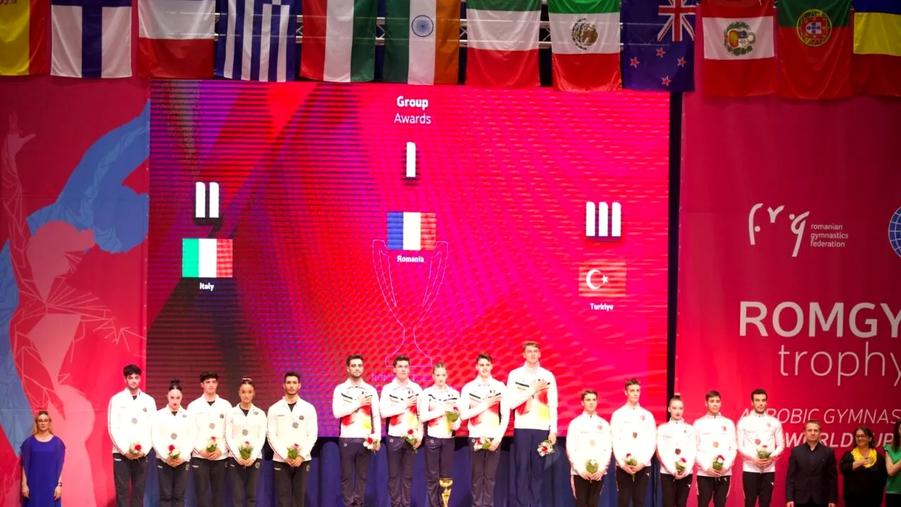 Din GIMNASTICĂ, lângă Radu Beligan, Sabin Bălașa și Dumitru Prunariu