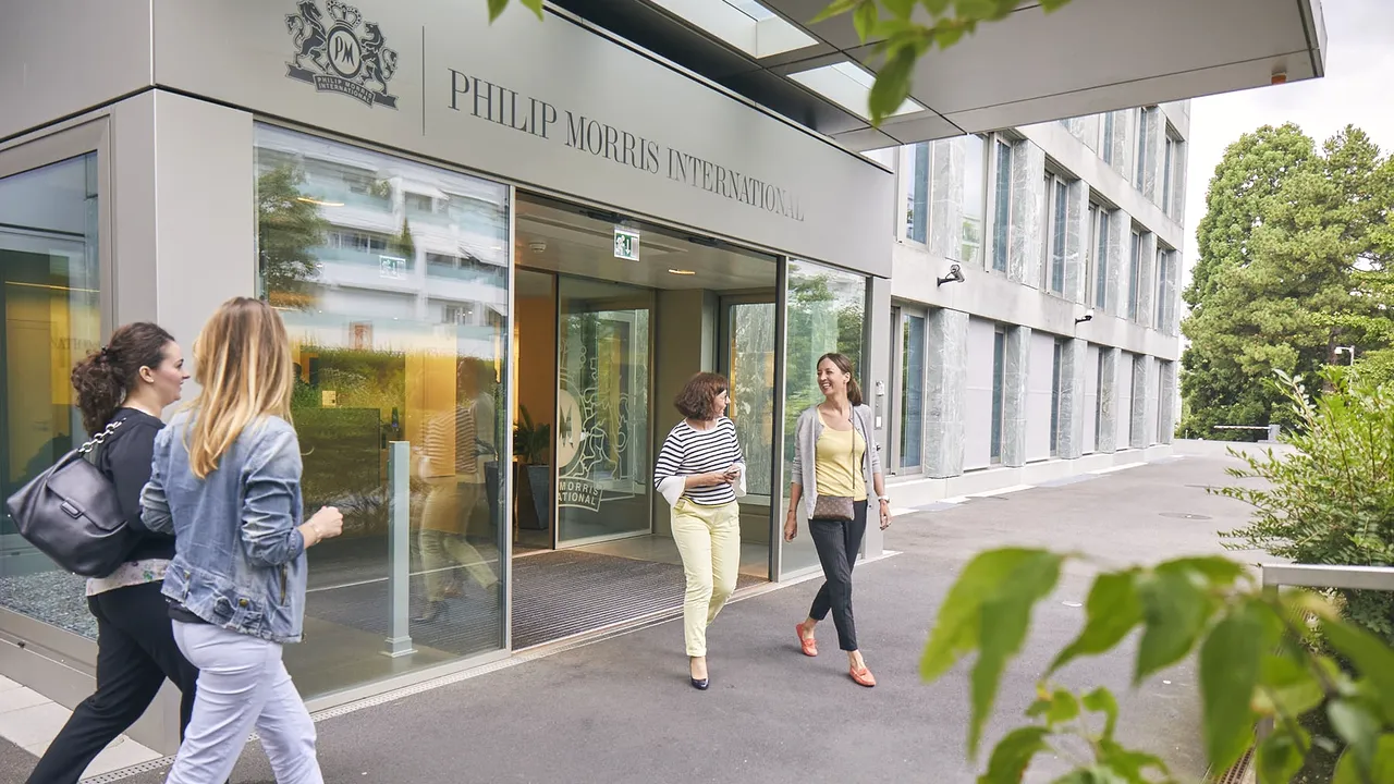 Anunț șoc al unuia dintre giganții producători de țigări din lume: Philip Morris vrea să convingă oamenii să renunțe la fumat