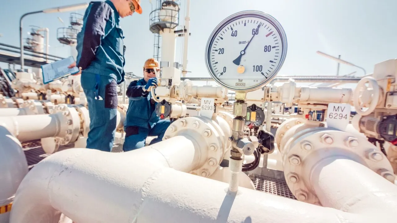 LOVITURĂ neașteptată pe piața gazelor din Europa! OMV a decis rezilierea contractului cu Gazprom / Ce urmează