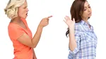 Ce înseamnă când o persoană tace mereu pentru a evita un conflict, potrivit psihologilor