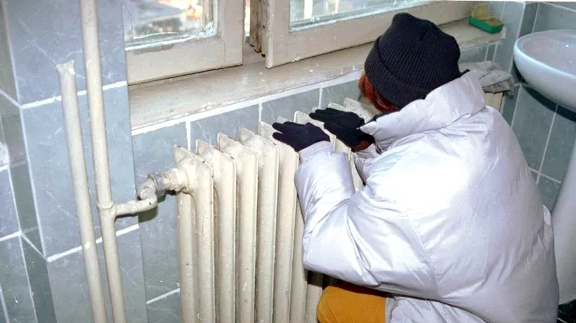 Fost director RADET: Pentru a fi cald în apartamente, apa ar trebui să intre în bloc la 55 de grade