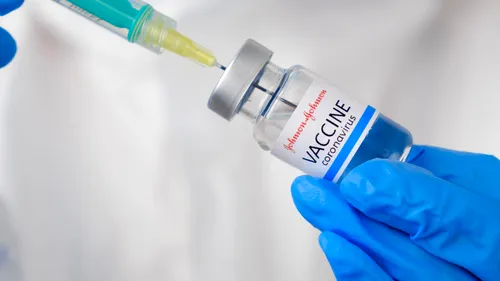 O nouă tranşă de vaccin produs de Johnson&Johnson va ajunge joi în România