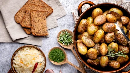 Cu ce pot fi înlocuiți cartofii? Trei alimente bogate în fibre care pot fi folosite în rețete delicioase