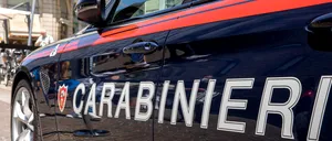 O româncă din Italia i-a ATACAT cu papucii pe polițiștii veniți să o aresteze, fiind acuzată că l-a maltratat pe bătrânul pe care îl îngrijea