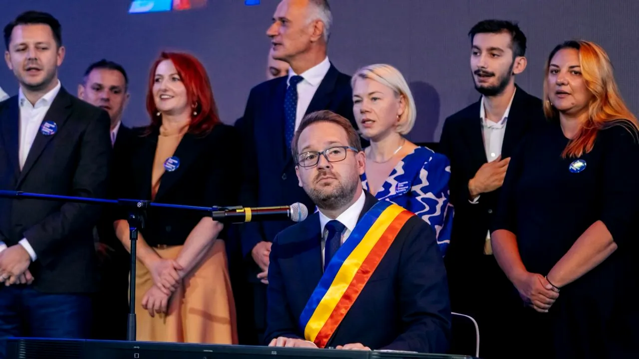 Dominic Fritz, pus la zid de o organizație de revoluționari din Timișoara. Liderul USR este acuzat că a folosit idealurile și simbolurile Revoluției din 1989