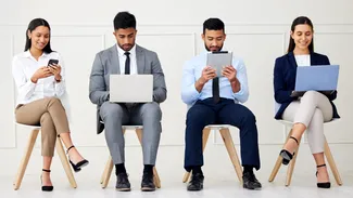 Apune epoca salariilor CONFIDENȚIALE. Angajații vor putea ști perfect legal câți bani iau colegii. Dispar decalajele dintre femei și bărbați