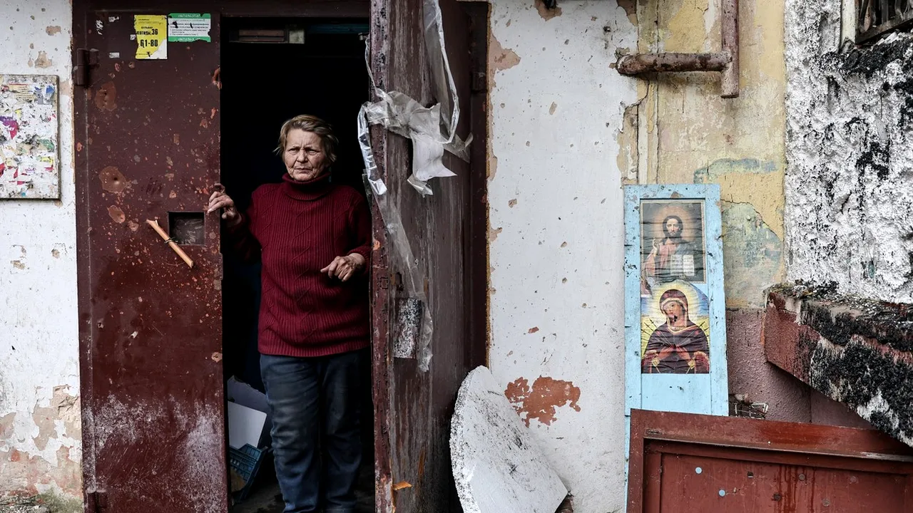 Viața în Mariupol, după trei luni de ocupație rusă. Nu există apă, gaz sau medicamente. Orașul ar urma să se numească Jdanov, în onoarea unui politician stalinist