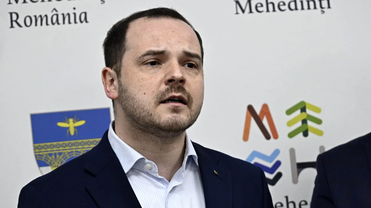 Alexandru Rogobete, anunț în cazul fetiței de 2 ani care a murit la stomatolog: „Clinica e suspendată / Nu erau respectate normativele minimale”