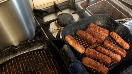 Piedone, președintele ANPC, anunță închiderea temporară a unui restaurant din Sectorul 2 pentru multe nereguli. Au fost aplicate amenzi de 43.000 lei