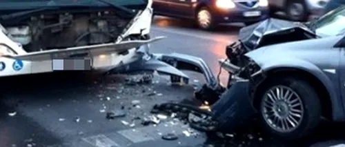 Opt răniți, după ce un autobuz și o mașină s-au ciocnit în București