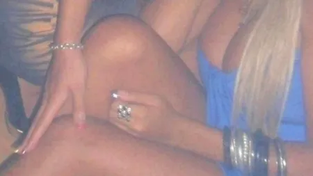 GALERIE FOTO: Cum arată femeile musulmane care dau vălul pe operații estetice