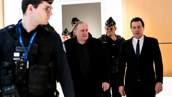 Gérard Depardieu, CONDAMNAT la 18 luni de închisoare cu suspendare pentru agresiune sexuală