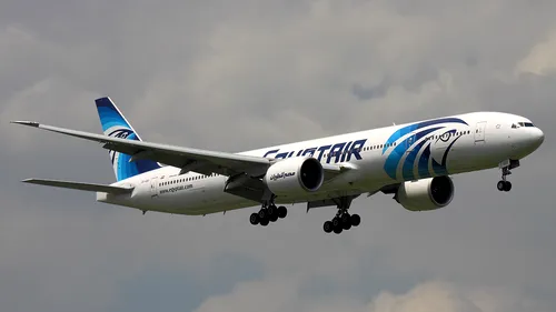 Epava avionului EgyptAir este căutată în Mediterană