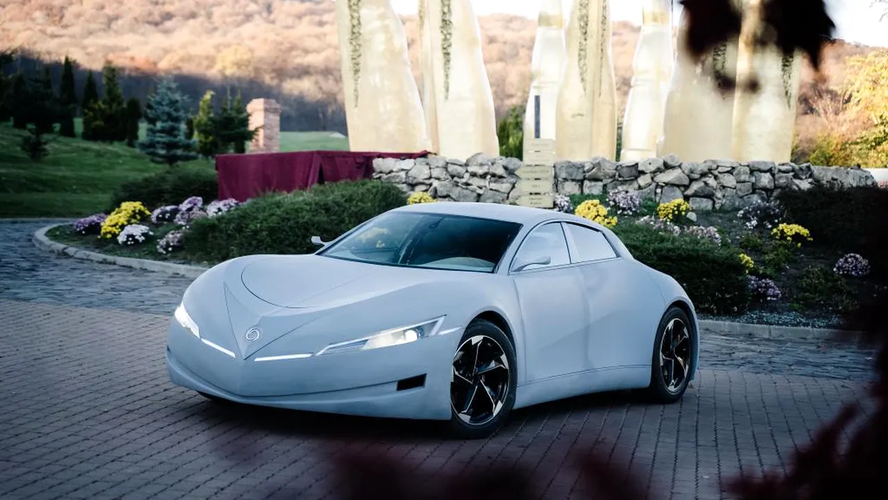 Nicolae Ciucă va conduce prima mașină electrică „made in Cluj”. Ce autonomie are aceasta