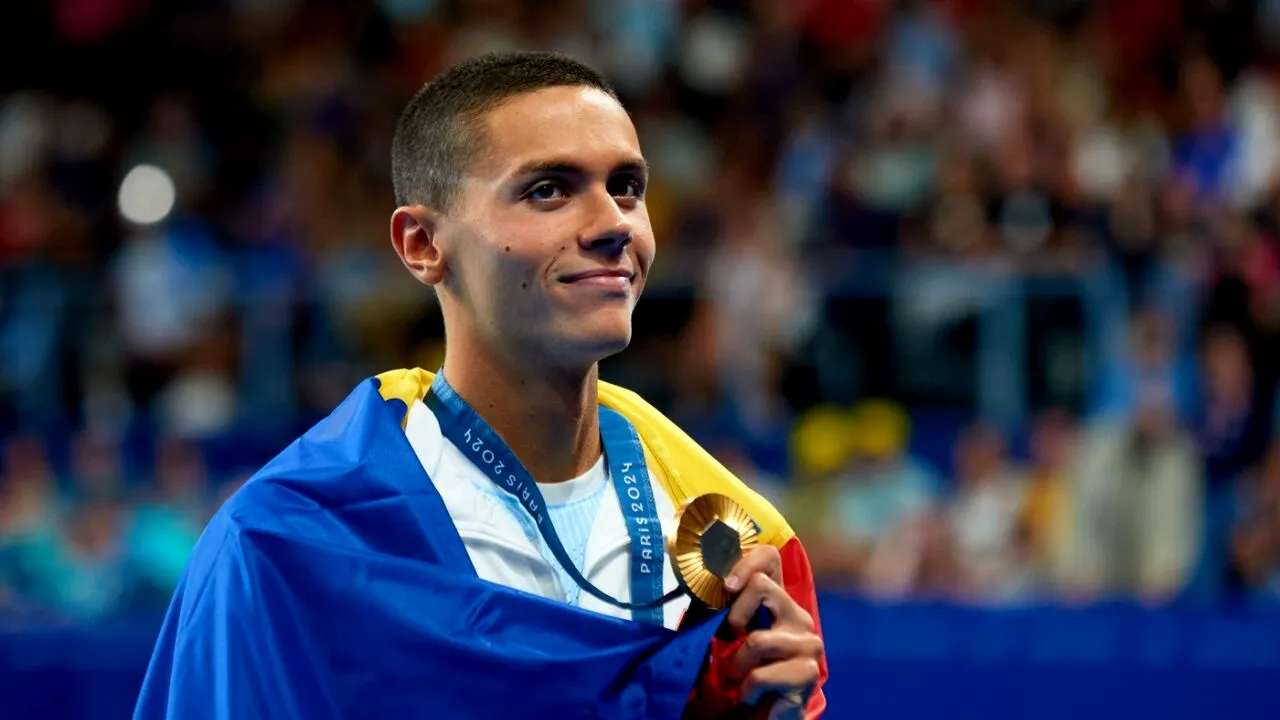 „Aurul unui copil-minune”. Jurnaliștii francezi, la picioarele lui David Popovici după AURUL OLIMPIC de la Paris