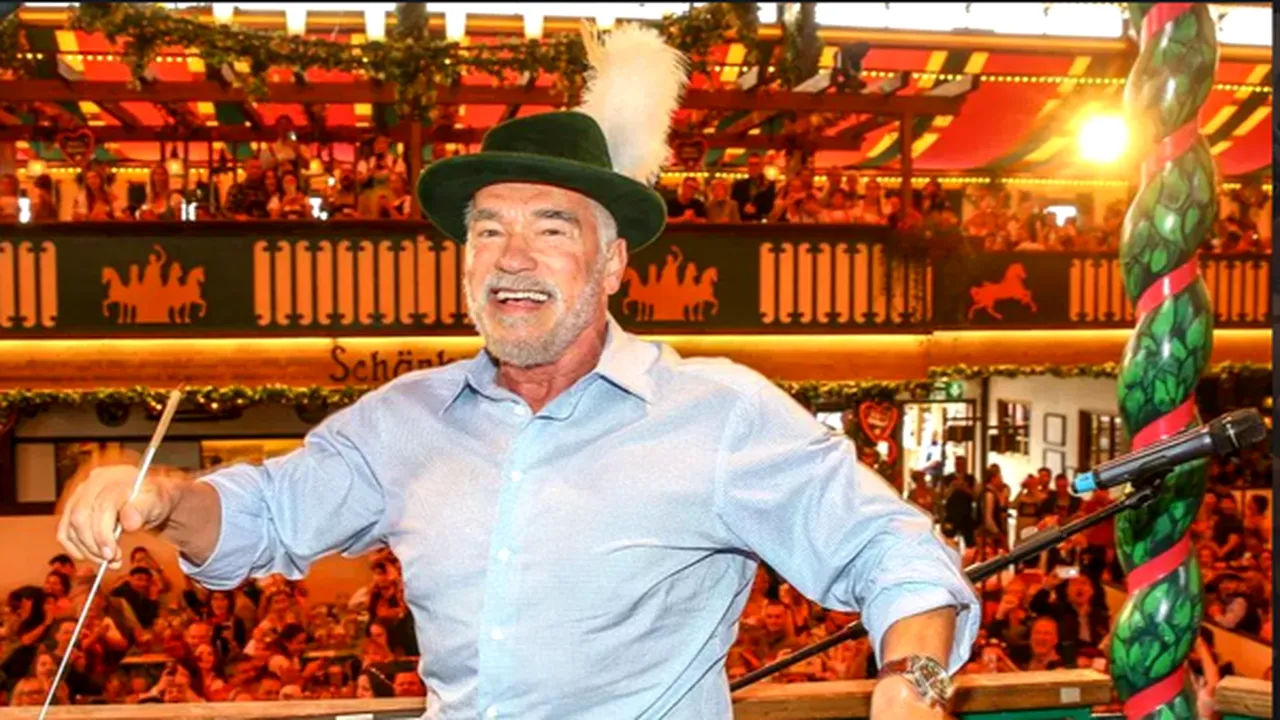 Schwarzenegger s-a dat în SPECTACOL la Festivalul berii. Vezi cât de ÎN FORMĂ este actorul septuagenar după ce a golit mai multe HALBE