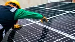 Soarele ia locul cărbunelui. Energia solară propulsează lumea spre o ERĂ electrică curată
