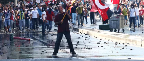 Proteste la Ankara. Gaze lacrimogene și tunuri cu apă, folosite pentru a dispersa peste 2.000 de manifestanți