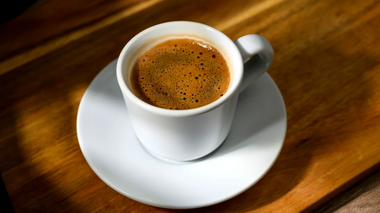 Cum să prepari cafeaua pentru a fi mai puțin amară. Se adaugă un ingredient banal: nu e vorba de lapte sau zahăr