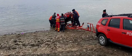O barcă în care erau patru bărbați s-a răsturnat în Dunăre, județul Ialomița. Doi dintre ei sunt căutați de pompieri
