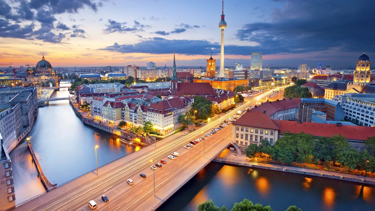 Cine este românca de 38 de ani care a devenit viceprimarul capitalei Germaniei