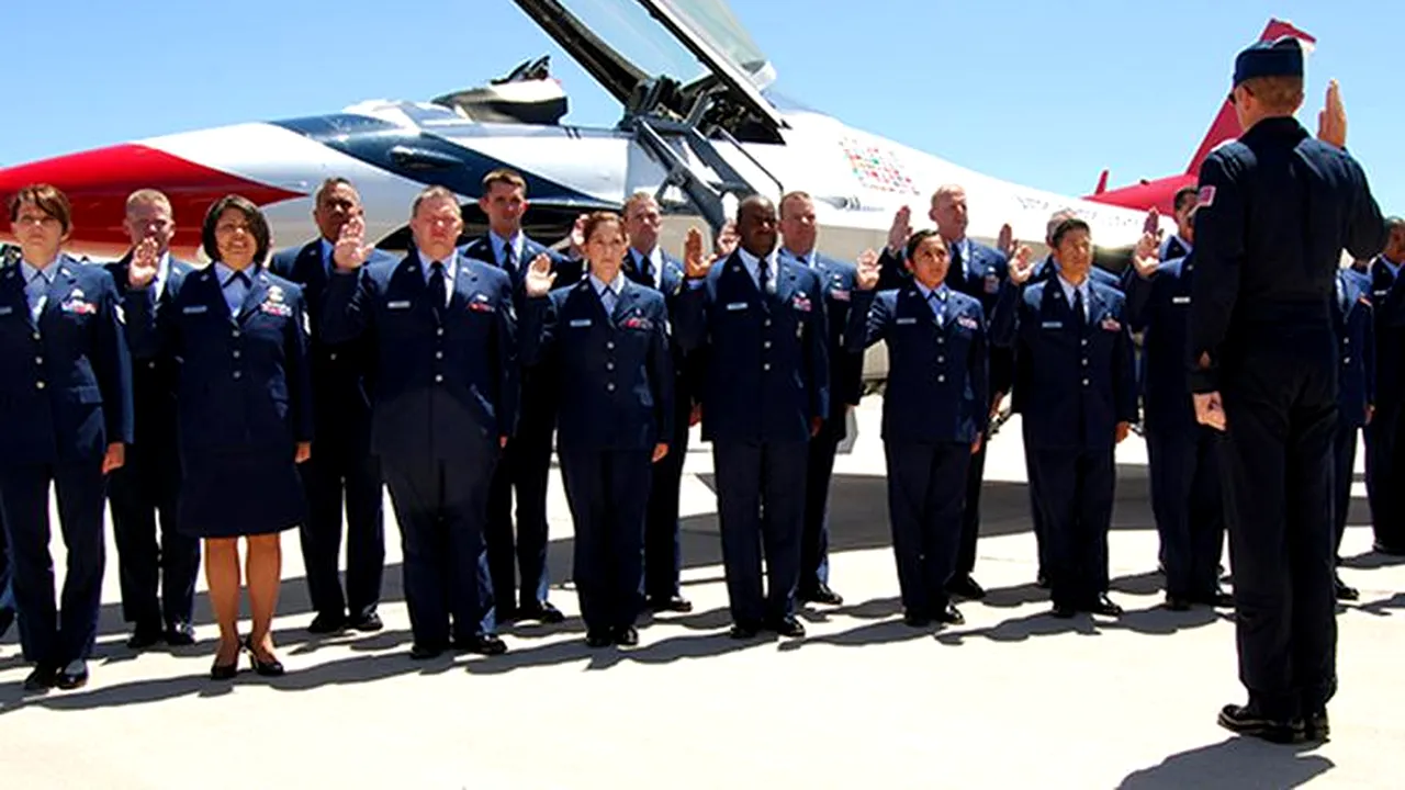 Acest pilot nu crede în Dumnezeu. Ce i s-a întâmplat când le-a făcut această mărturisire superiorilor din Armată