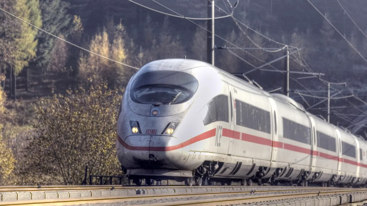 Sindicaliștii germani au intrat în GREVĂ. Traficul feroviar pe distanțe lungi, SUSPENDAT
