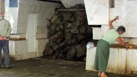 Proprietarul terenului unde sunt izvoarele minerale din Slănic Moldova cere bani pentru redeschidere